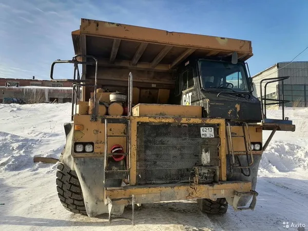 Карьерный самосвал Caterpillar 777Е