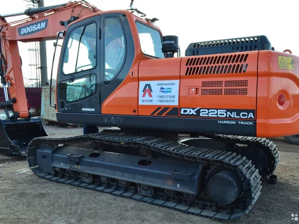 Гусеничный экскаватор Doosan DX225NLCA
