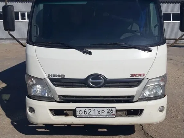 Промтоварный фургон Hino 300