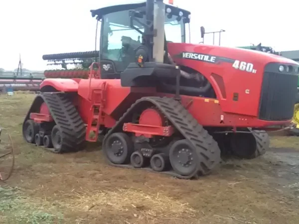 Гусеничный трактор Versatile Delta Track 460