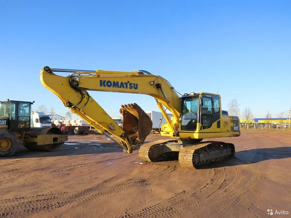 Гусеничный экскаватор Komatsu PC200-8MO