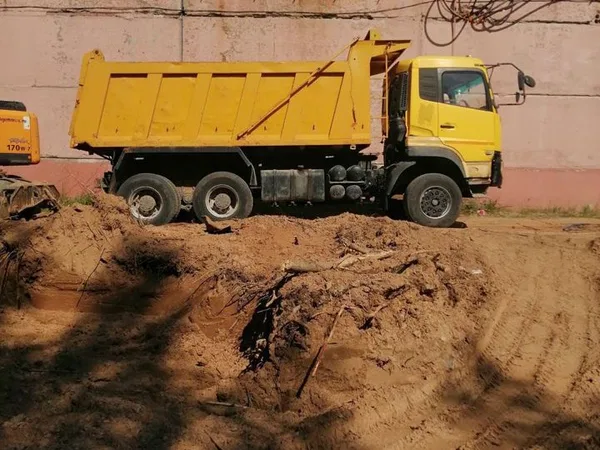 Самосвал DongFeng