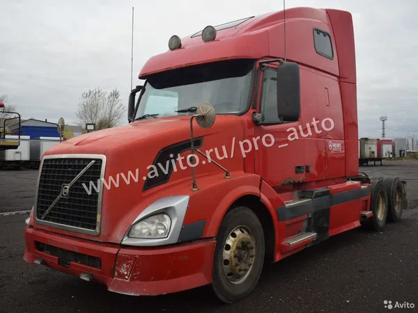 Седельный тягач Volvo VNL