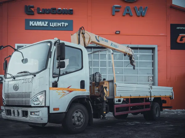 Бортовой грузовик с КМУ FAW Tiger V