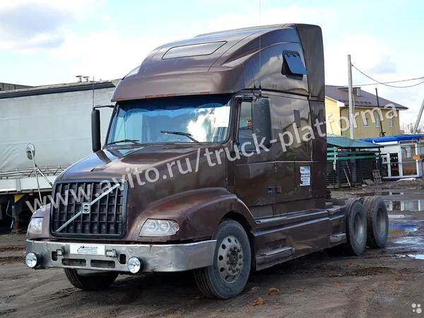 Седельный тягач Volvo VNL