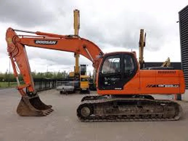 Гусеничный экскаватор doosan DX 225 LC-A