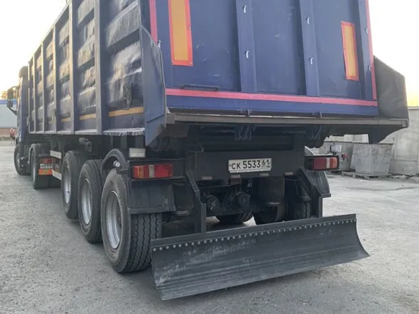 Самосвальный полуприцеп Bodex