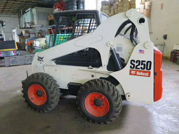 Мини-погрузчик Bobcat S250