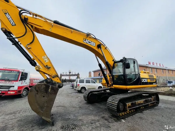 Гусеничный экскаватор JCB 330