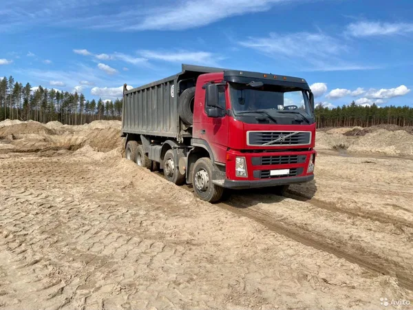 Самосвал Volvo