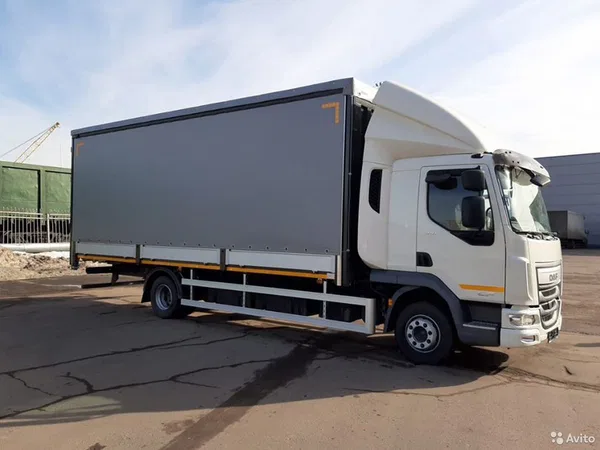 Тентованный грузовик DAF LF210