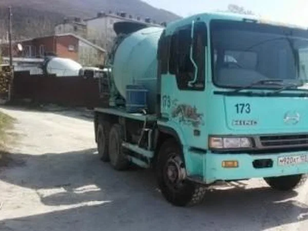 Автобетоносмеситель Hino Profia