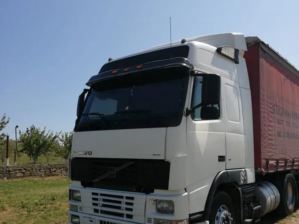 Седельный тягач Volvo FH12