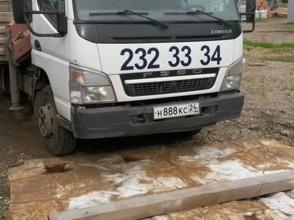 Бортовой грузовик с КМУ Mitsubishi Fuso Canter