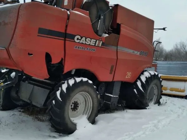 Зерноуборочный комбайн Case IH 8010