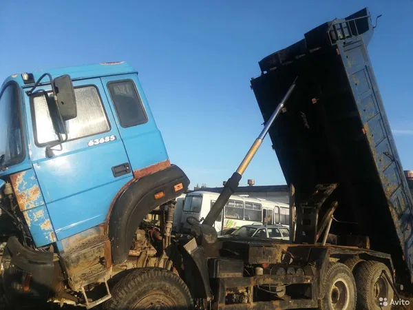 Самосвал УРАЛ 63685