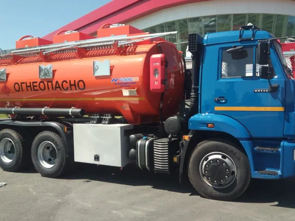 Бензовоз КамАЗ АТЗ Сеспель RK3315