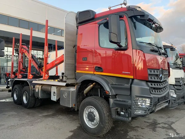 Сортиментовоз Mercedes-Benz Arocs 3351А