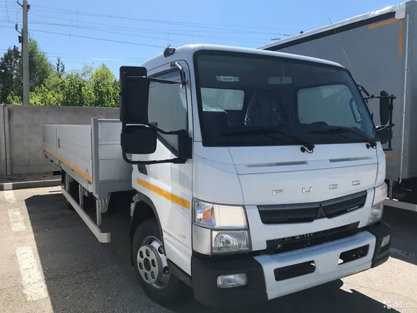 Бортовой автомобиль Mitsubishi Fuso Canter