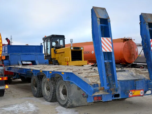 Полуприцеп тяжеловоз ЧМЗАП 99865-0000018