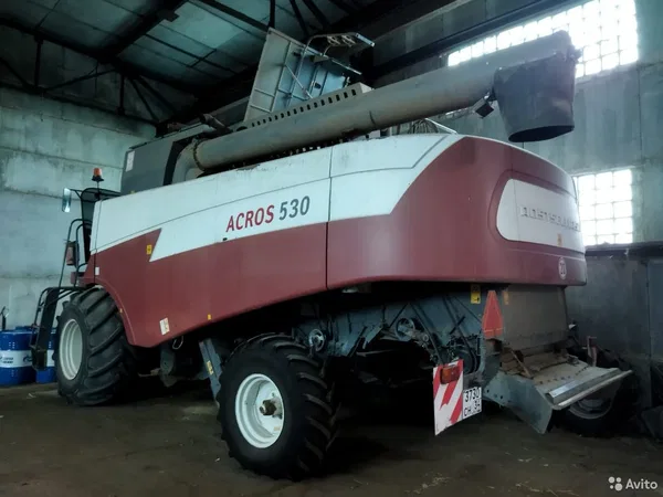 Зерноуборочный комбайн Ростсельмаш ACROS 530