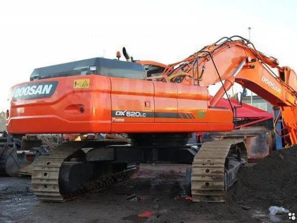 Гусеничный экскаватор Doosan DX520LC
