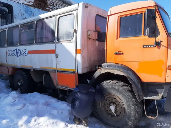 Вахтовый автобус НефАЗ 42111 на шасси КамАЗ 4326