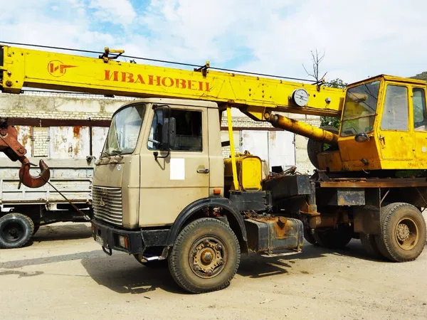 Автокран Ивановец КС-357151 на шасси МАЗ 5337