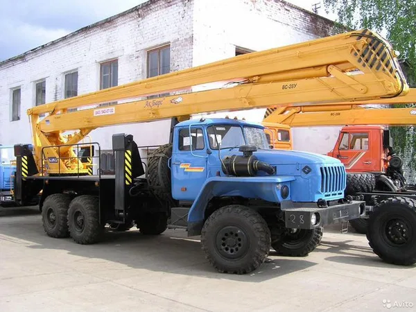 Автовышка УРАЛ 4320 с АГП КЭМЗ ВС-28У