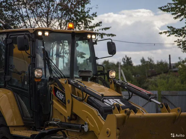 Экскаватор-погрузчик Caterpillar 426F2
