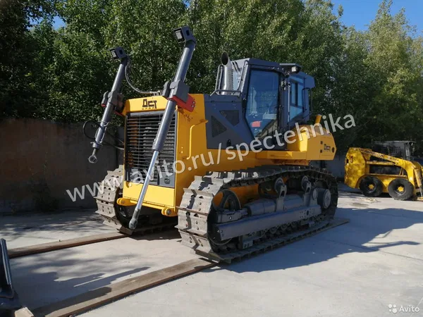 Гусеничный бульдозер ДСТ-Урал D9.0101