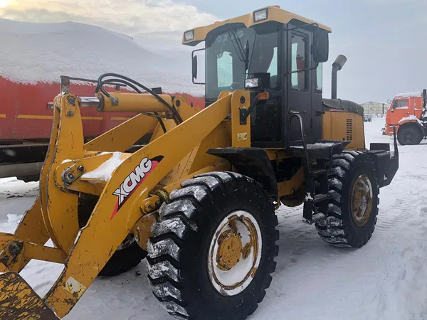 Фронтальный погрузчик XCMG LW300F