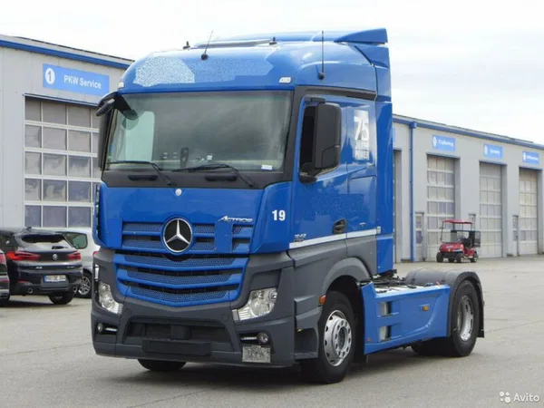 Седельный тягач Mercedes-Benz Actros 1842