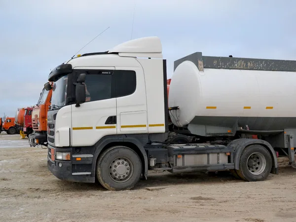 Седельный тягач Scania Griffin G400 LA HNA Space