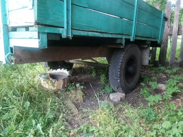 Тракторный прицеп (телега)