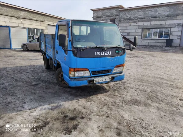 Бортовой автомобиль Isuzu