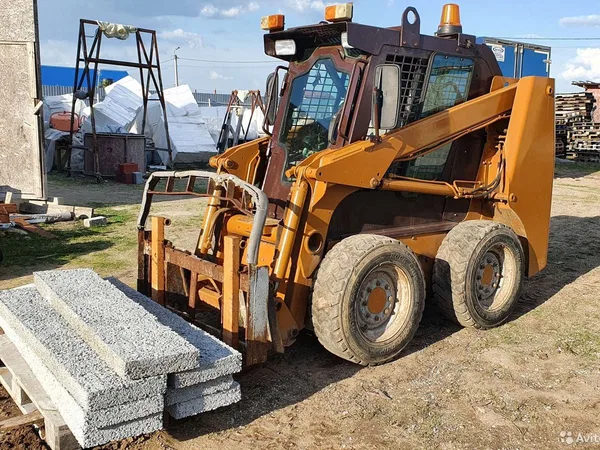 Мини-погрузчик CASE 410