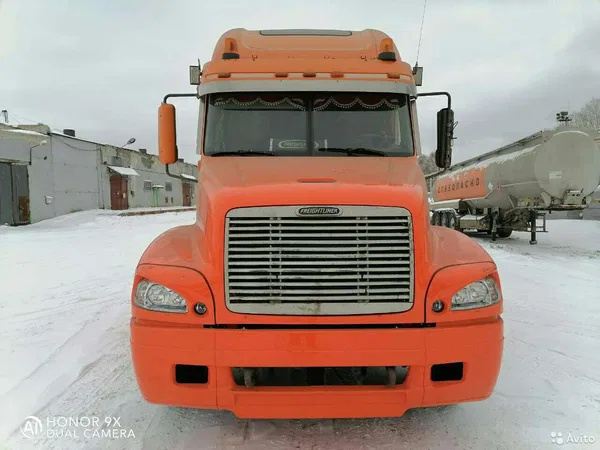 Седельный тягач Freightliner