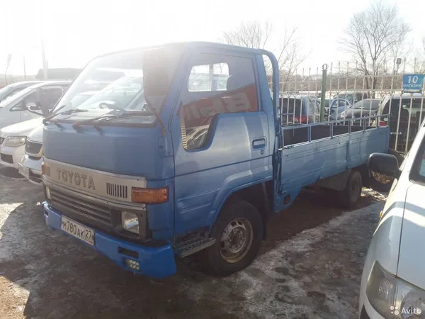 Бортовой автомобиль Toyota ToyoAce