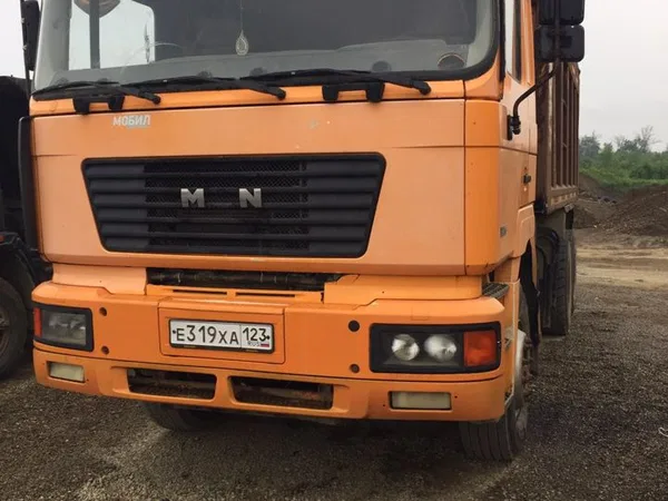 Самосвал SHACMAN (Shaanxi) F2000