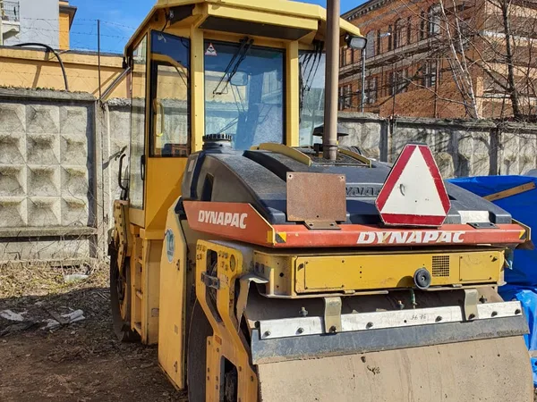 Двухвальцовый каток Dynapac CC222HF