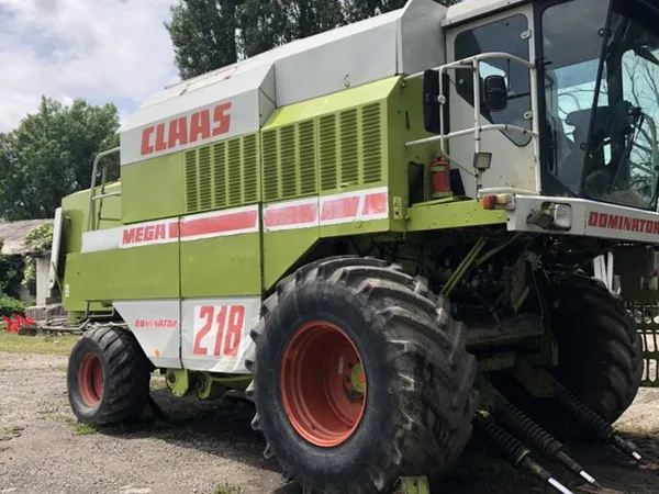 Зерноуборочный комбайн Claas Mega 218