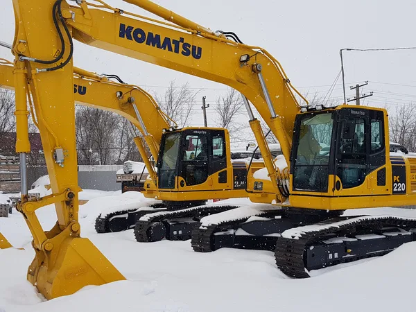 Гусеничный экскаватор Komatsu PC220-8MO