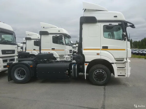 Седельный тягач Камаз 5490-892-DC Газодизель