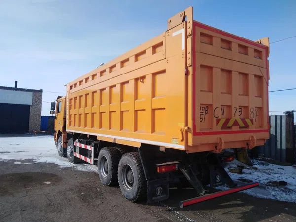 Самосвал SHACMAN (Shaanxi) SX3318DТ366