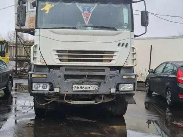 Самосвал Iveco Trakker