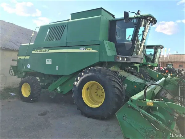 Зерноуборочный комбайн John Deere 1550 CWS