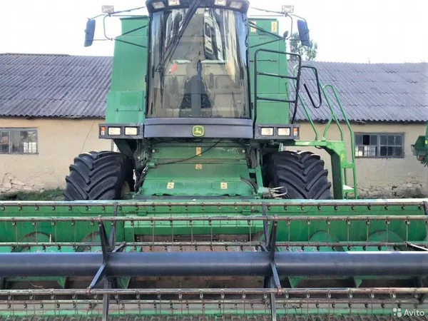 Зерноуборочный комбайн John Deere 1550 CWS