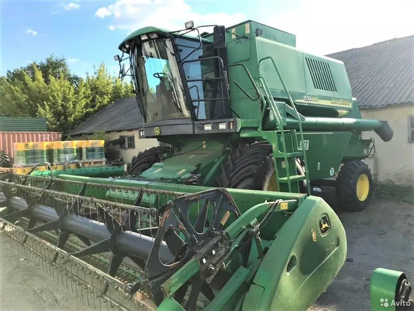 Зерноуборочный комбайн John Deere 1550 CWS