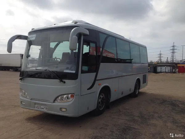 Автобус Golden Dragon XML6796